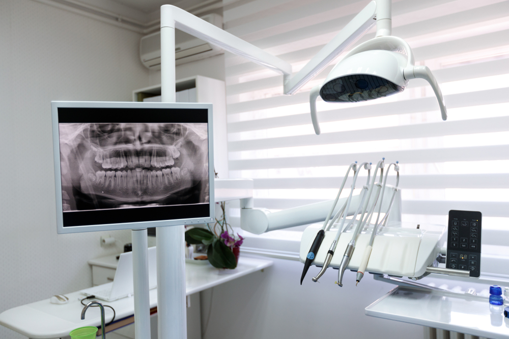 X-ray,Footage,Of,Patients,Teeth,And,Apparatus,In,Dental,Ambulance